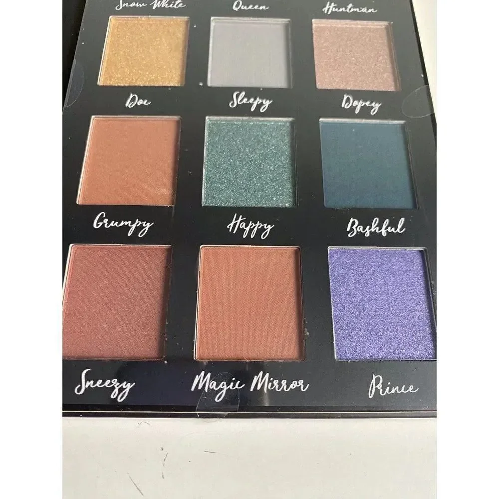 Taste Beauty Disney Snow White & Seven Dwarfs Eyeshadow Palette 12 Shades Mirror